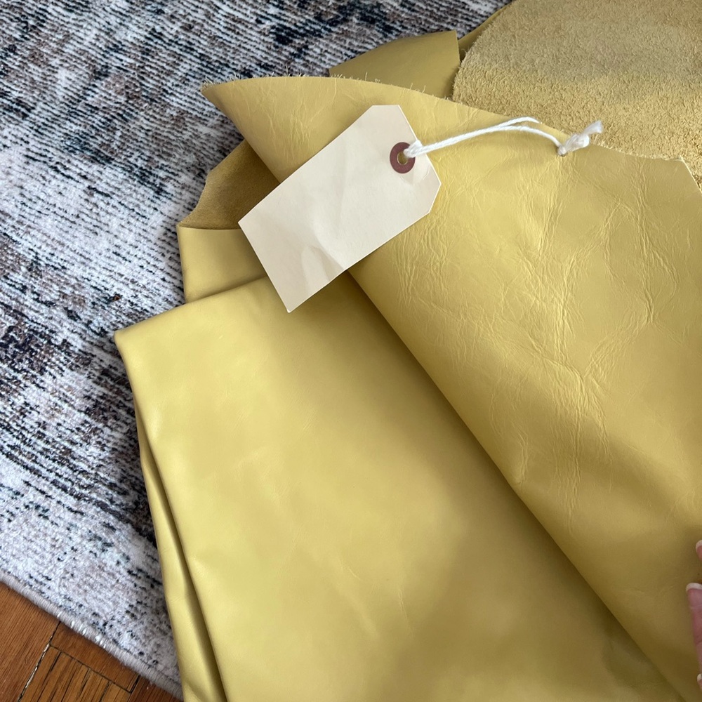 Lemon Yellow Leather - large irregular size - Picture 13 of 13